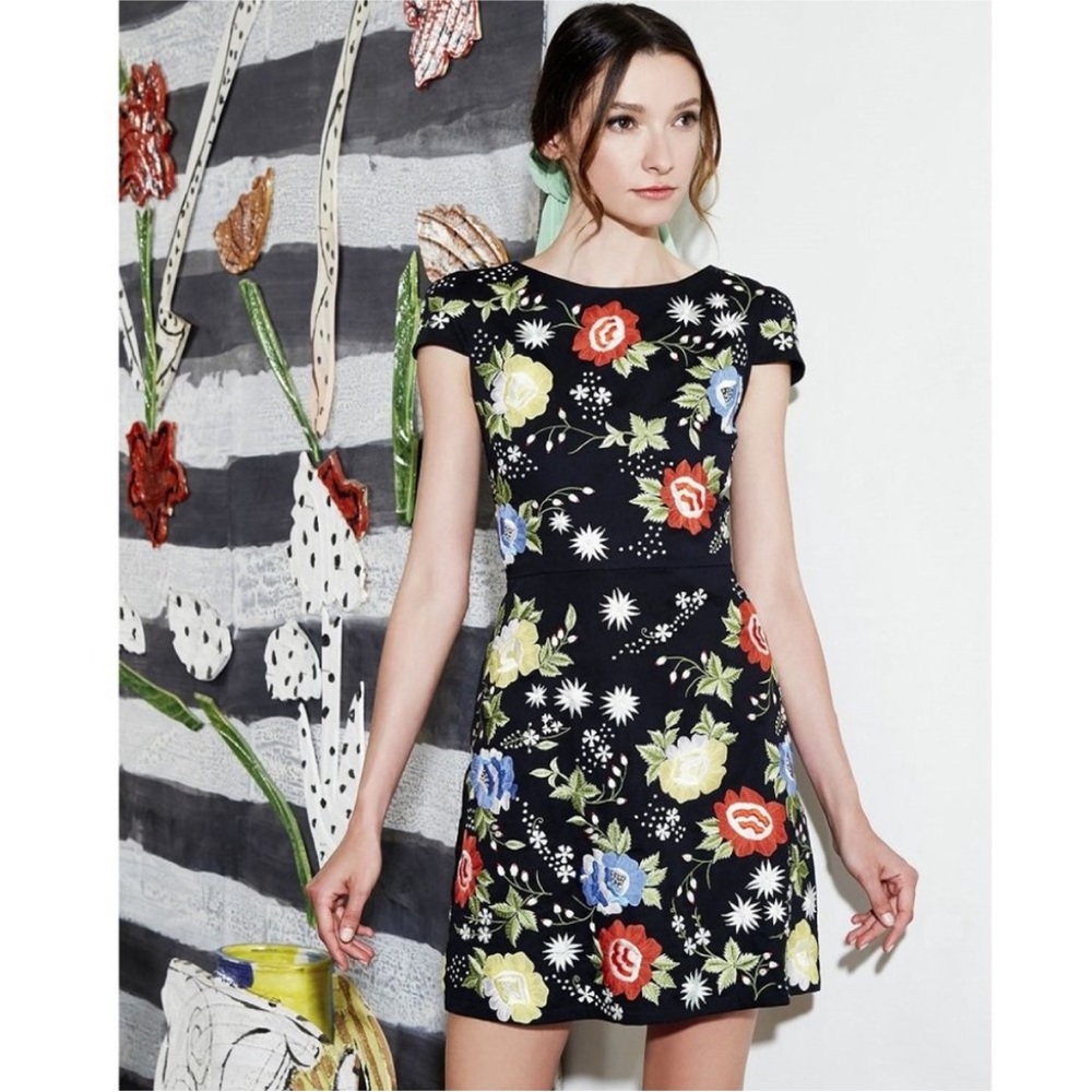 Alice + Olivia "Ellen" Embroidered Floral Dress Womens 2 Cap Sleeve Designer - Picture 3 of 9